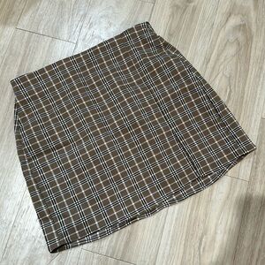 Plaid mini skirt size M